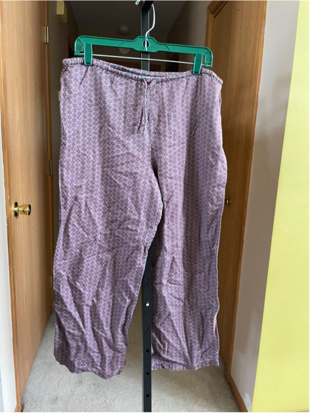 Women's Victoria's Secret Gray Pink Patterned Pajama Pants S